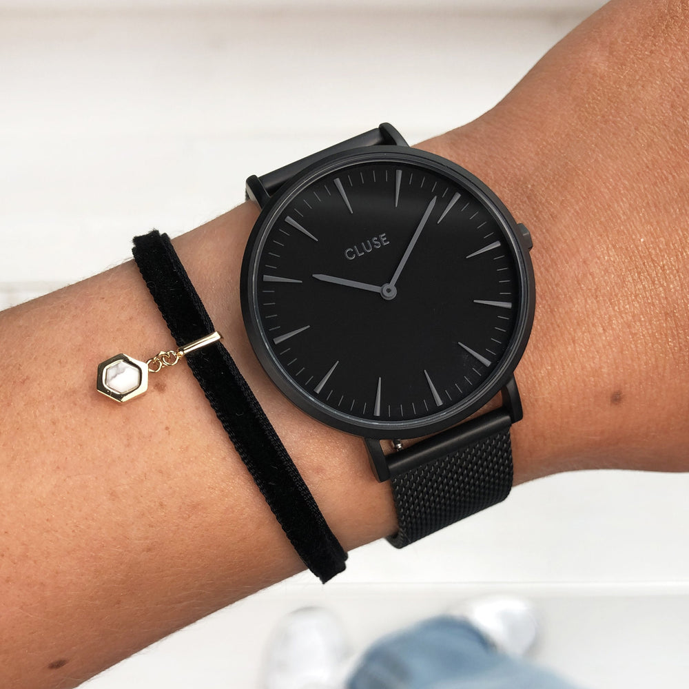 CLUSE Gift box Boho Chic Watch and Velvet Bracelet Black Colour CG10104 – watch on wrist