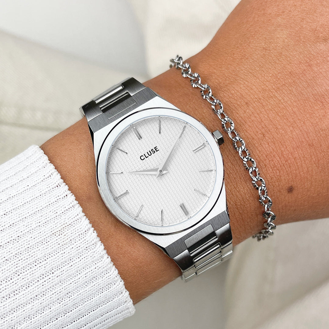 Gift Box Vigoureux Watch and Essentielle Shiny Bracelet, Silver Colour CG10602 - Watch and bracelet on wrist